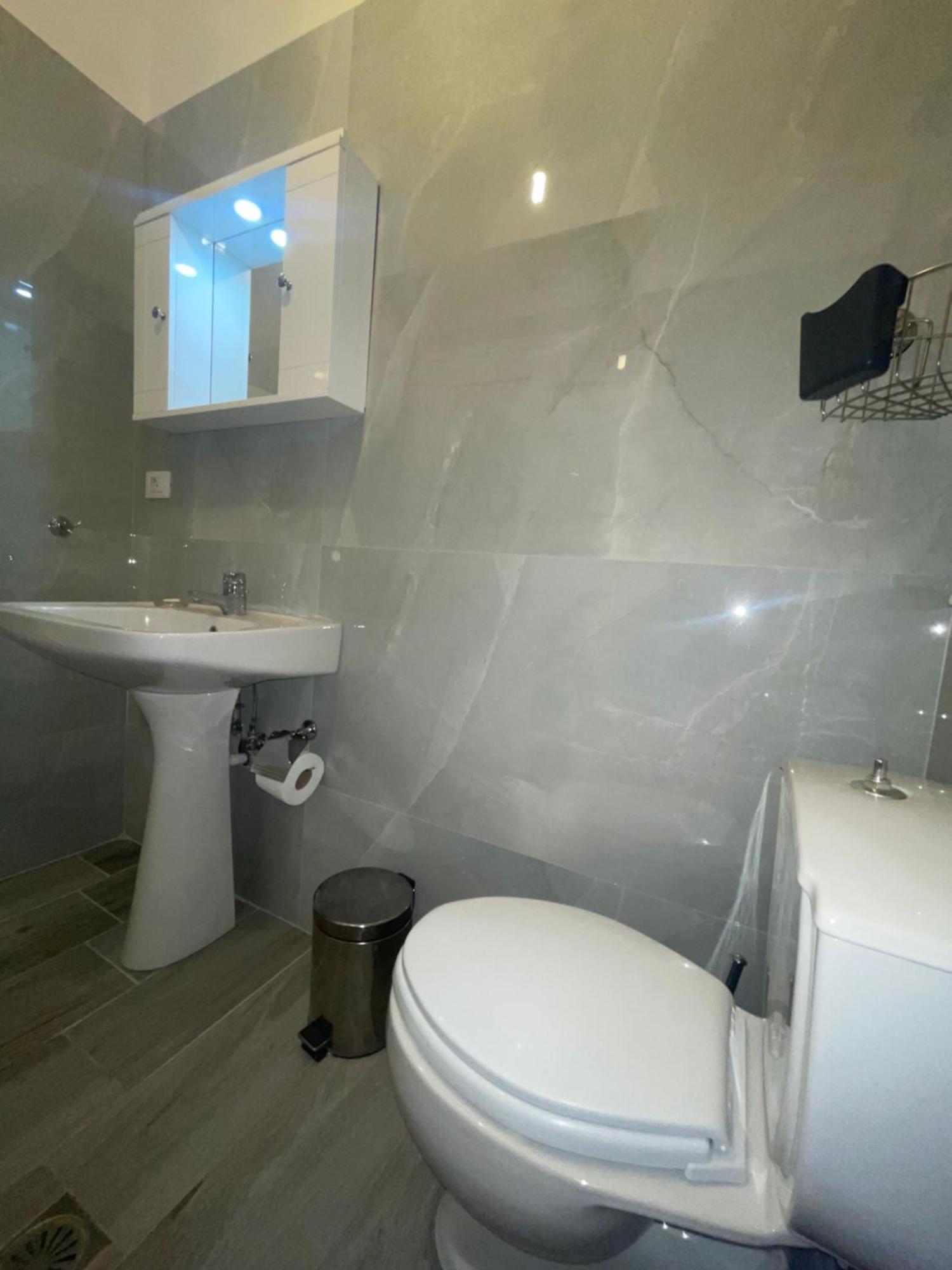 Miranda's & Holiday home Sarande