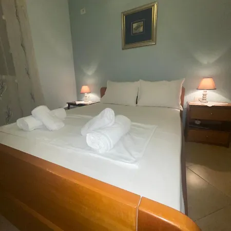 Miranda'S Apartments & Rooms Sarande Exterior photo
