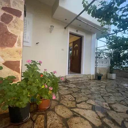 Miranda'S Apartments & Rooms Sarande Room photo
