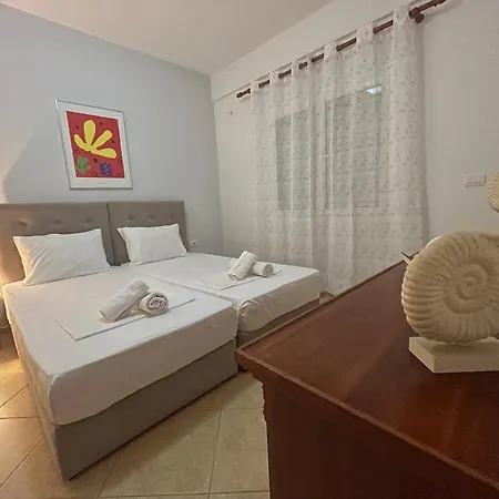 Miranda'S Apartments & Rooms Sarande Exterior photo