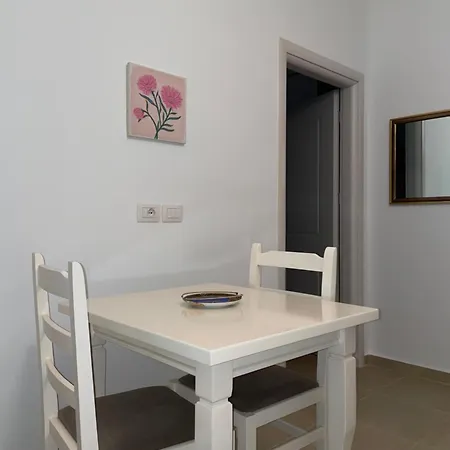 Miranda'S Apartments & Rooms Sarande Room photo