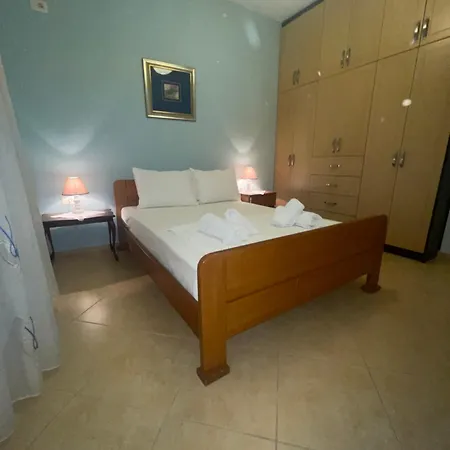 Miranda'S Apartments & Rooms Sarande Room photo