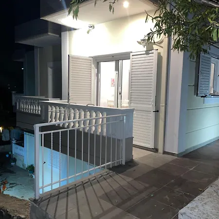Miranda'S Apartments & Rooms Sarande Room photo